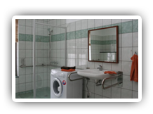 Badezimmer im Untergeschoss